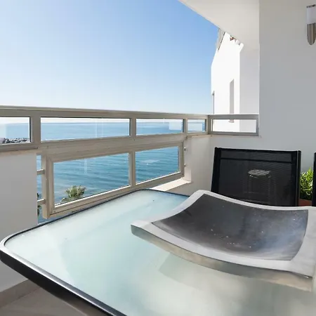 Tgh/ Beachfront And Center Apartment Marbella
